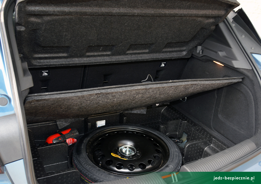 SALON SAMOCHODOWY | Opel Astra V hatchback | Bagażnik